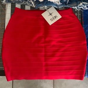 Red ribbed pencil skirt